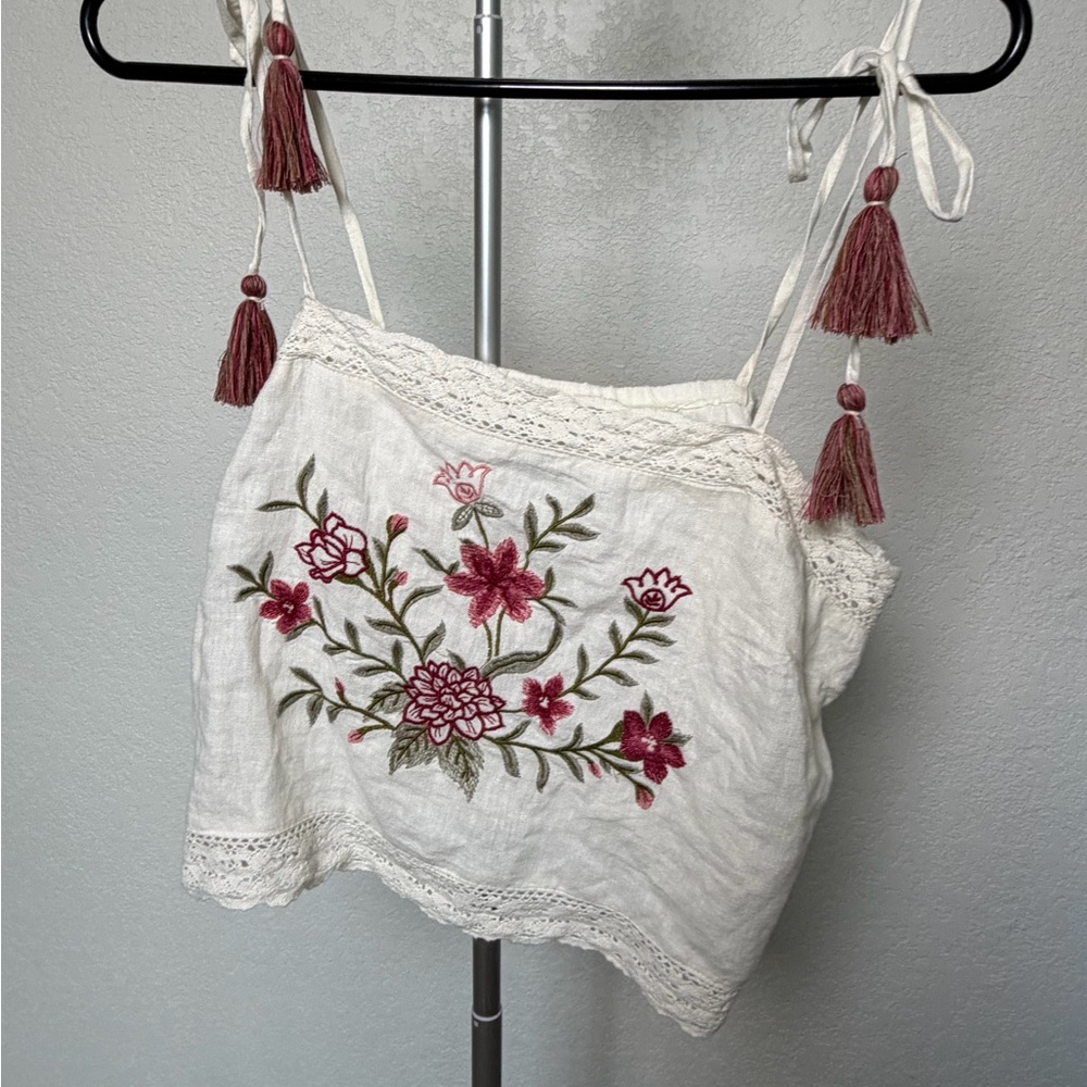Universal Thread White Embroidered Floral Tie-Shoulder Tank